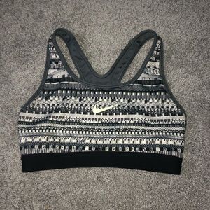 NIKE SPORTS BRA !!
